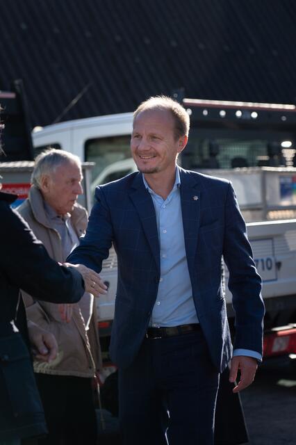 Bgm. Johannes Anzengruber sieht in der Tennwscommunity in Igls eine starke Gemeinschaft, die unterstützt werden muss.  | Foto: Julia Perktold