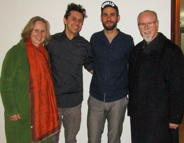 zufrieden nach dem Konzert v.l.n.r. Isolde Wooley (Obfrau Verein Freundeskreis Stift Stams), Max ZT, Manu Delago, Abt German Erd (Stift Stams) | Foto: Tatschl