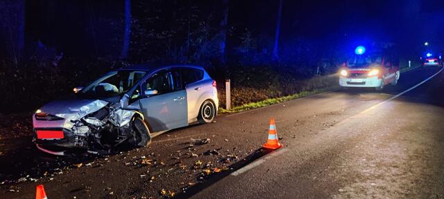 Die Personen konnten sich zum Glück selbst aus den Unfallfahrzeugen befreien. | Foto: FF St. Georgen/Klaus