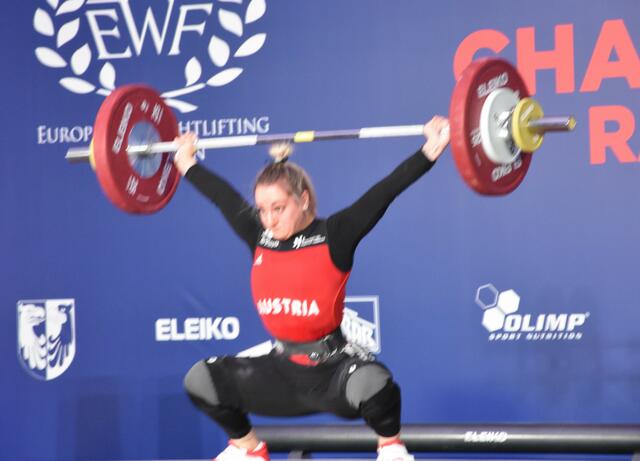Victoria Steiner (KSV Rum) mit 83 kg im Reißen

Foto: Conny Högg