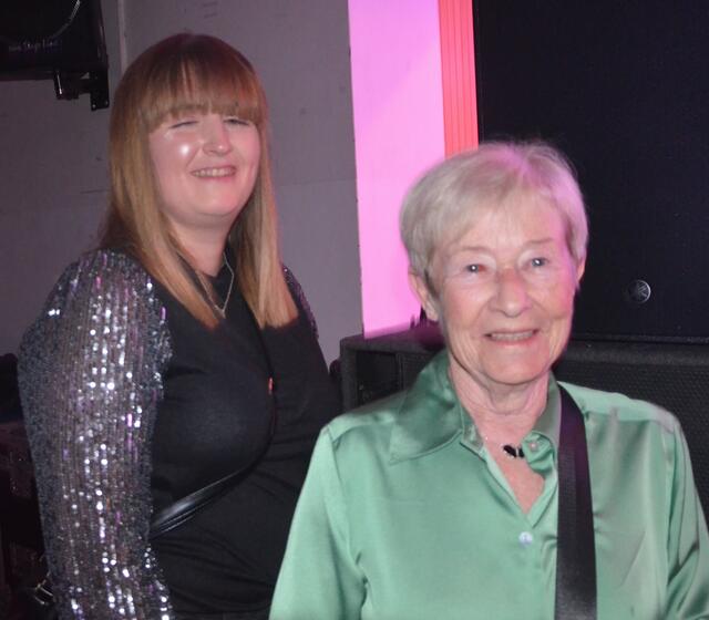 Die Londoner Girls Melissa und Yvonne