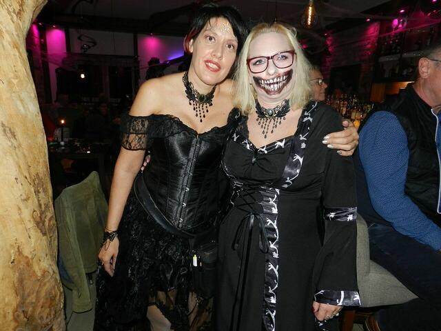 Ulli Olram, Nina Eichinger  Hatten  ihren Spass in der Gruselnacht