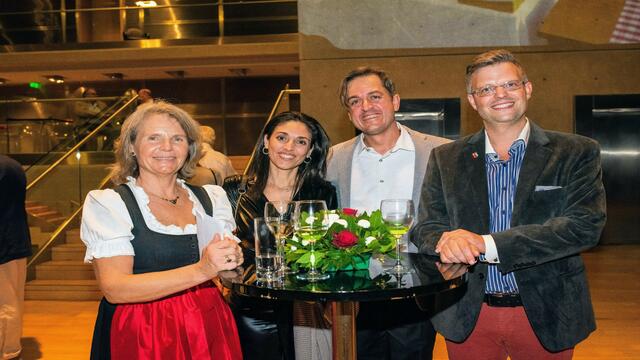 Honorarkonsulin Evelyn Wallner Papadopoulou, Managerin Zoe Gioldasi und Künstler Giorgos Vrontinos, Matthias Laurenz Gräff  | Foto: Österreichisches Honorarkonsulat Thessaloniki