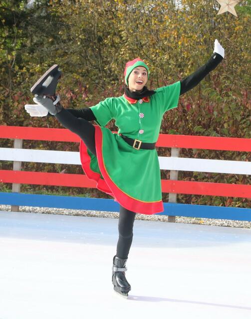 Auf der neuen Eisbahn.