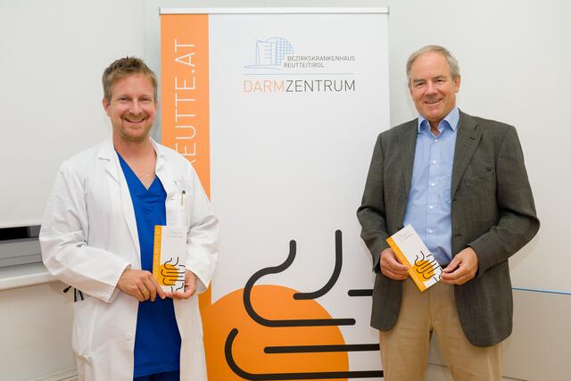  Primar Dr. Patrick Loidl und Primar PD Dr. Wolfgang Schlosser (v.l.) leiten das Darmzentrum Reutte. | Foto: BKH Reutte