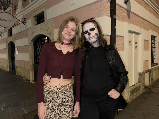 Mit dabei beim Halloween-Spektakel waren außerdem Anna Neswal und Michaela Müller. | Foto: Bettina Korotvicka