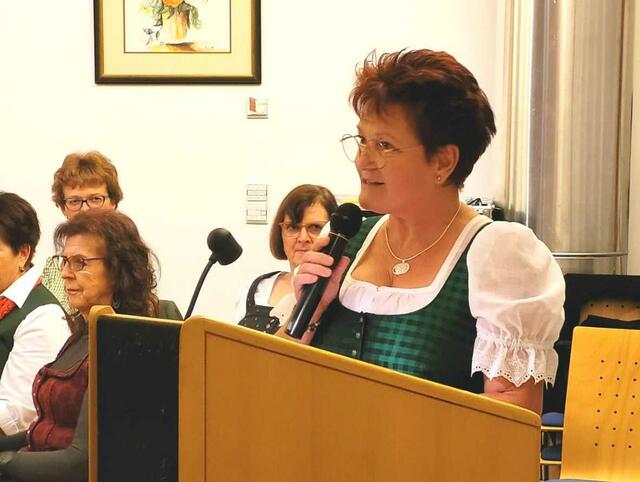 Auch Anni Leitl trug vor | Foto: Lenz 