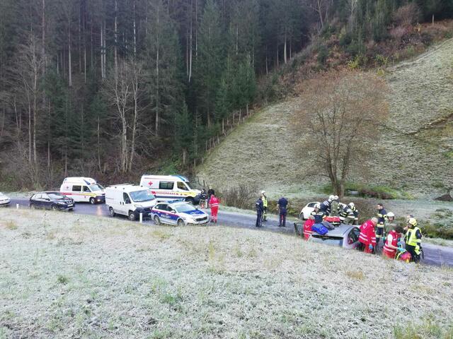 In Pusterwald kam es zu einem Verkehrsunfall. | Foto: FF Pusterwald