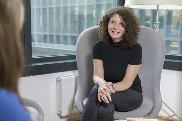 "Wir möchten den Sachunterricht unterstützen und unsere Liebe und unser Wissen über die 23 Bezirke an die Kinder weitergeben", sagt Chefredakteurin Nikki Gretz-Blanckenstein.  | Foto: Maximilian Spitzauer/MeinBezirk