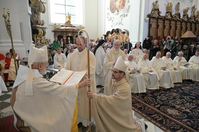 Abt Cyrill Greiter OCist wurde offiziell in sein Amt eingesetzt.  | Foto: Sigl