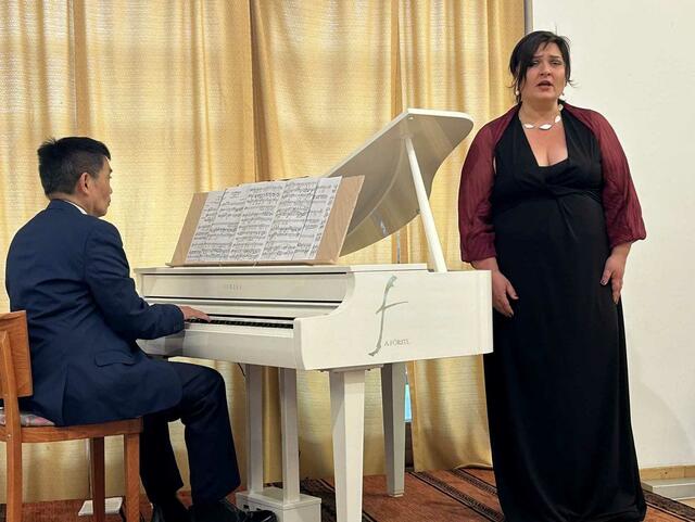 Die hochkarätigen Musiker in Aktion  | Foto: Lenz