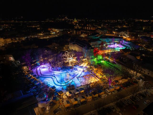 Reutte on Ice ist richtig cool: zwei rechteckige Eislaufplätze sind durch einen 280 Meter langen Skateway verbunden. | Foto: TVB Reutte/Robert Eder