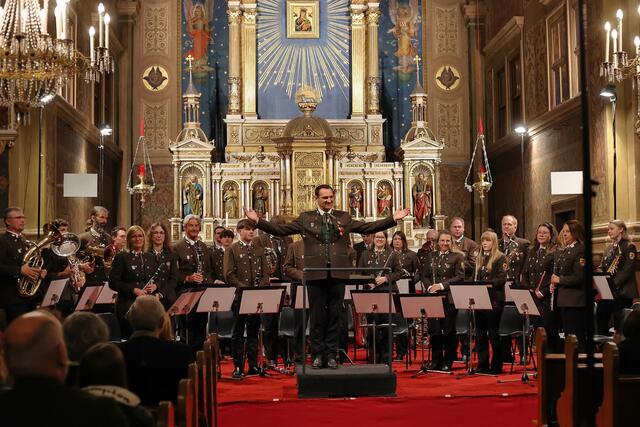 Die 1. OÖ Hubertusmusikkapelle gab ihr jährliches Kirchenkonzert unter Leitung von Kapellmeister Karl Brunmayr.  | Foto: 1. OÖ Hubertusmusikkapelle