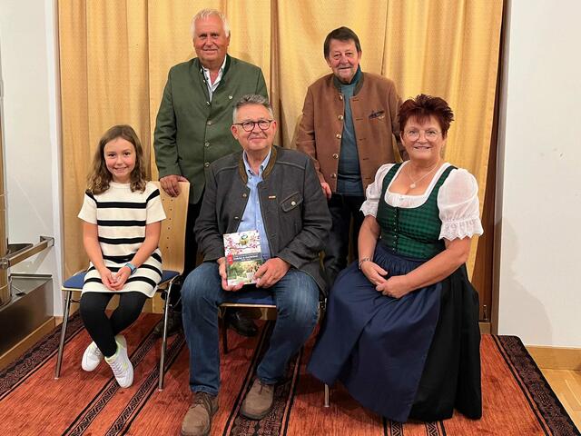 Die Gestalterinnen und Gestalter der Lesung  | Foto: Lenz 