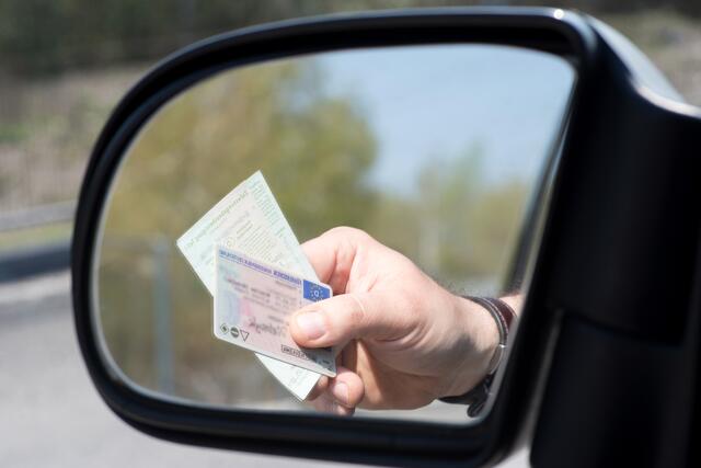 Dem Alkolenker wurde der Führerschein abgenommen. (Symbolfoto) | Foto: stock.adobe.com/at/studio v-zwoelf
