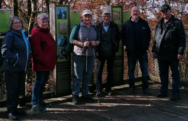 Am 24. Oktober 2024 fuhr der Seniorenring Äußeres Kremstal zur Grünbergwanderung nach Gmunden.  | Foto: Seniorenring