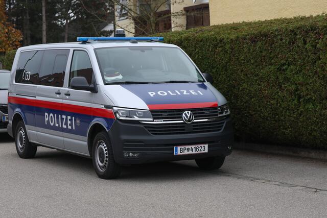 Ein Hausbesitzer in Wels-Schafwiesen wurde von Rotem Kreuz und Feuerwehr tot aufgefunden. Allem Anschein nach soll eine CO-Vergiftung den Mann getötet haben. | Foto: laumat.at