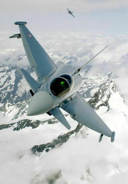 Die Eurofighter trainieren wieder über Österreich. Die Flugzeuge fliegen zum Teil mit Überschallgeschwindigkeit, was am Boden als lauter Knall wahrgenommen werden kann. | Foto: Bundesministerium für Landesverteidigung