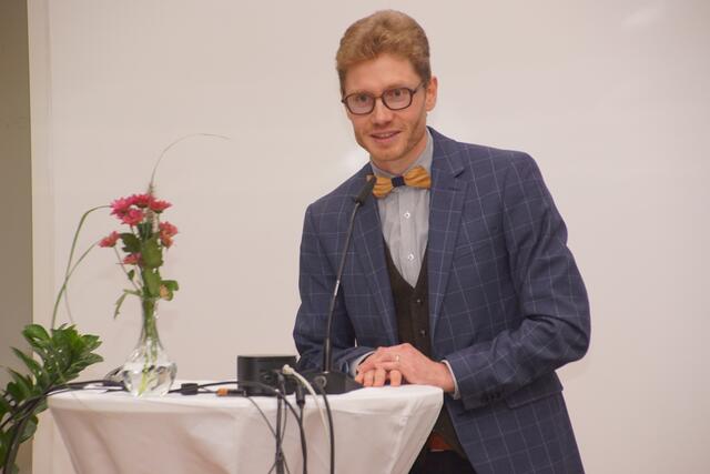 „Ich stehe heute allein da, aber das ganze kann nur in der gesamten Gruppe gelingen",  Preisträger Thomas Eckerstorfer bei seiner Dankesrede. | Foto: Helmut Eder