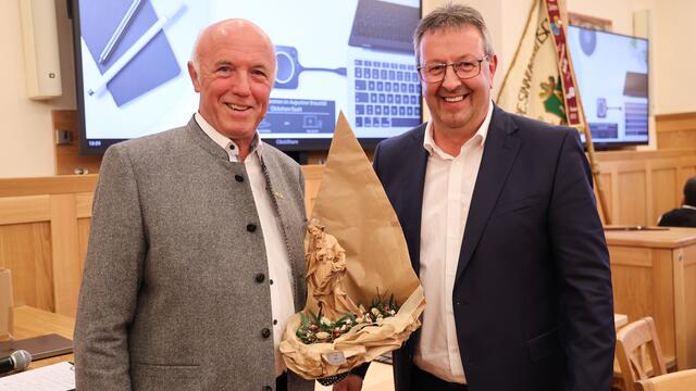 Der scheidende Innungsmeister KommR Herbert Sigl (links) mit seinem Nachfolger Rupert Thurner. | Foto: WKS/Neumayr
