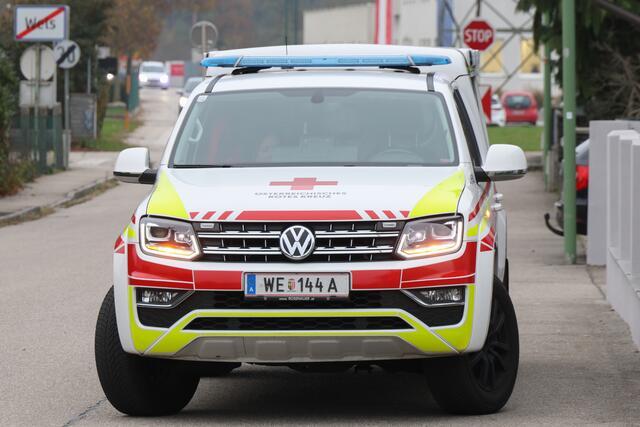 Ein Hausbesitzer in Wels-Schafwiesen wurde von Rotem Kreuz und Feuerwehr tot aufgefunden. Allem Anschein nach soll eine CO-Vergiftung den Mann getötet haben. | Foto: laumat.at