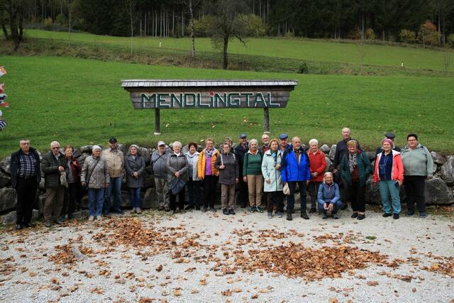 Die Teilnehmer am Ausflug nahmen Aufstellung für ein Erinnerungsfoto. | Foto: Pensionistenverband Zwettl 