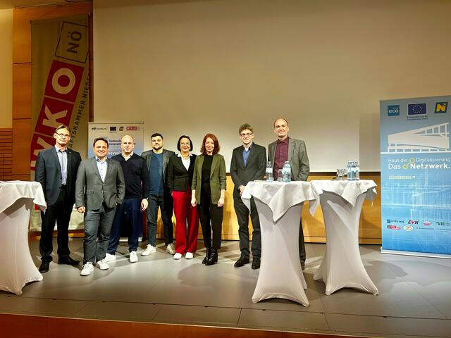 Gernot Binder (Bezirksstellenleiter WK St. Pölten), Erich Sageder (Google Österreich), Bernd Zimmermann (Microsoft), Dusan Milekic (mytalents.ai), Romana Aumer (A1 Telekom Austria AG), Barbara Lang (A1), Tomasz Zareba (Amazon Web Services), Andreas Kornherr (TIP NÖ) | Foto: ecoplus Digital