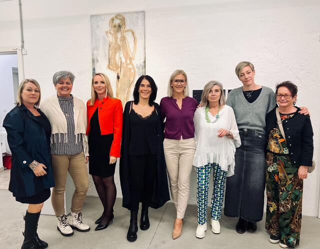 Gudrun Zikulnig (vo. li.), Greti Aichwalder, Katja Zikulnig, Doris Strauss, Christl Klemen-Stocker, 
Elke Winkler, Karin Magnet, Eva Wertschnig | Foto: Privat