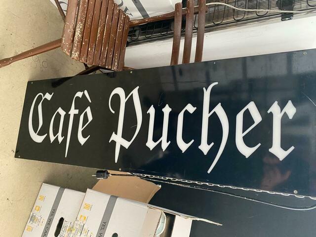 Requisiten von Inszenierungen am Semmering.  | Foto: Milestones in Communication