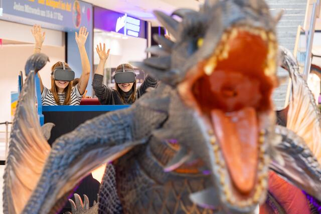 Auch einen VR-Ride kann man machen, bei dem die Wesen zu Leben erwachen.  | Foto: Robert Fritz
