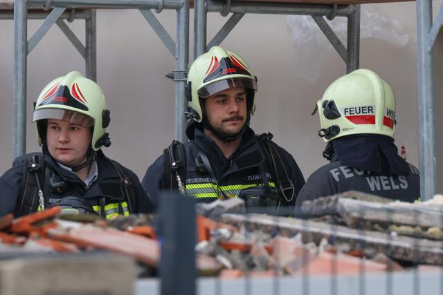 Ein Hausbesitzer in Wels-Schafwiesen wurde von Rotem Kreuz und Feuerwehr tot aufgefunden. Allem Anschein nach soll eine CO-Vergiftung den Mann getötet haben. | Foto: laumat.at
