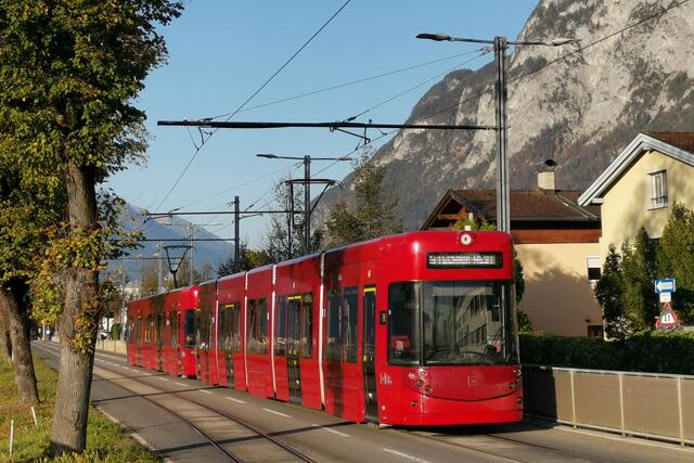 Derzeit fährt die Linie 5 bis zur Technik West. Bis 2030 ist der Ausbau bis zum Bahnhof Völs geplant.  | Foto: M. Freinhofer