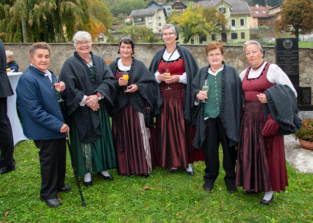 Einige Mitglieder, die am längsten dabei sind: Stinig Traudi, Mühlbacher Gabi, Mössler Edith, Pertl Roswitha, Mitterberger Rosi, Schretter Hanni | Foto: Trachtengruppe Radenthein