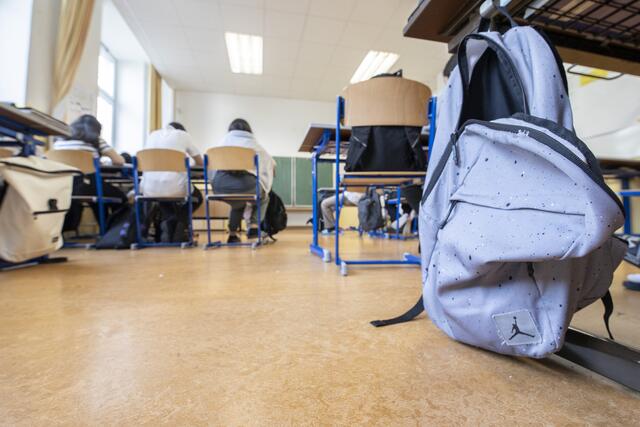 In Wiens Volksschulen herrscht eine Sprachbarriere und rund 10.000 Schülern fällt es schwer, die deutsche Unterrichtssprache zu verstehen.  | Foto: Tobias Steinmaurer / picturedesk.com