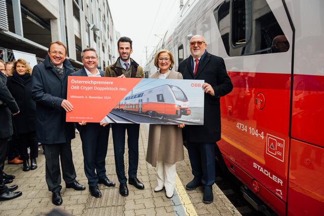 Bgm. Matthias Stadler, GF Stadler Austria Christian Diewald, LH-Stv. Udo Landbauer, LH Johanna Mikl-Leitner, ÖBB CEO Andreas Matthä | Foto: Daniel Willinger 