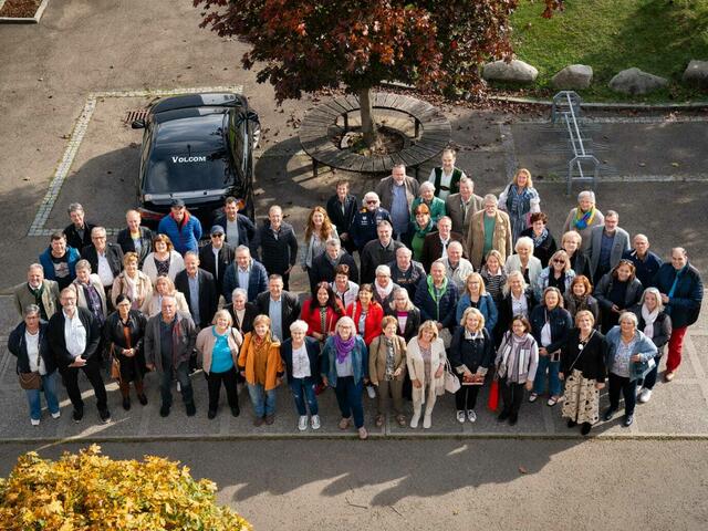 Insgesamt 70 ehemalige Schülerinnen und Schüler des Abschlussjahrgangs 1974 nahmen am Klassentreffen in St. Michael teil.  | Foto: Sophie Steiner