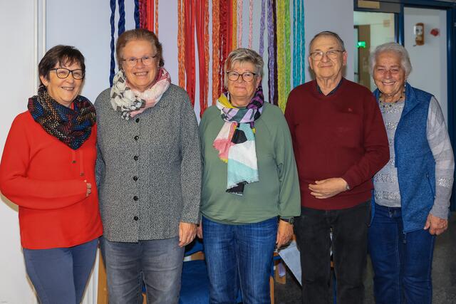 Christine Armberger, Waltraud Trinko, Gertrude Schelm, Gerhard Kocyjan und Hilda Lunzer (v.l.) | Foto: PV Groß Siegharts