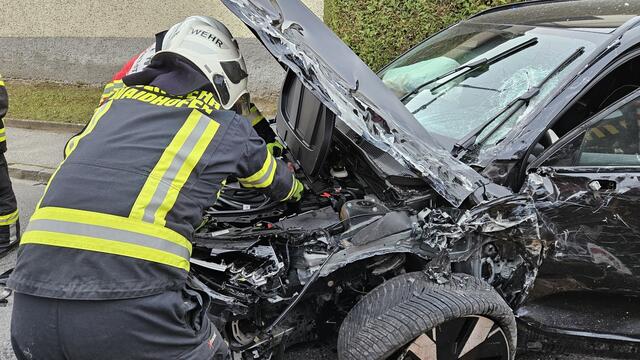 Nach der anschließenden Reinigung der Fahrbahn konnte die viel befahrene Straße wieder für den Verkehr freigegeben werden. Nach drei Stunden war der Einsatz beendet. | Foto: Bfkdo Amstetten