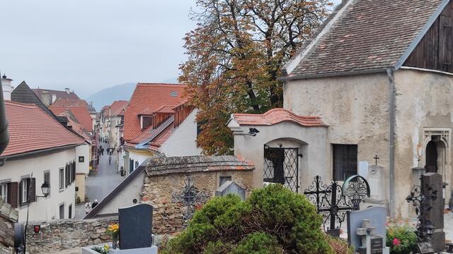 durch dieses Tor betritt man über eine Stiege den Friedhof der früher das ganze Kirchenschiff ausfüllte... | Foto: I.Wozonig