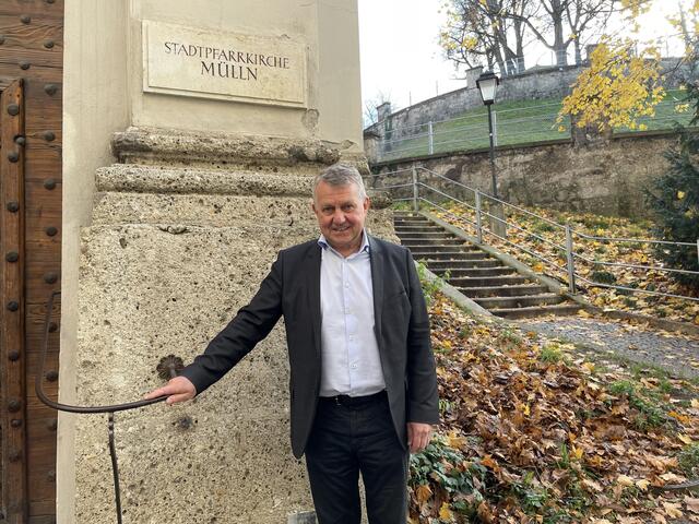 Thomas Neureiter leitet das Projekt "Armut teilen". Der Umverteilungstag findet heuer in sechs Pfarren in der Stadt Salzburg statt.  | Foto: Lisa Gold