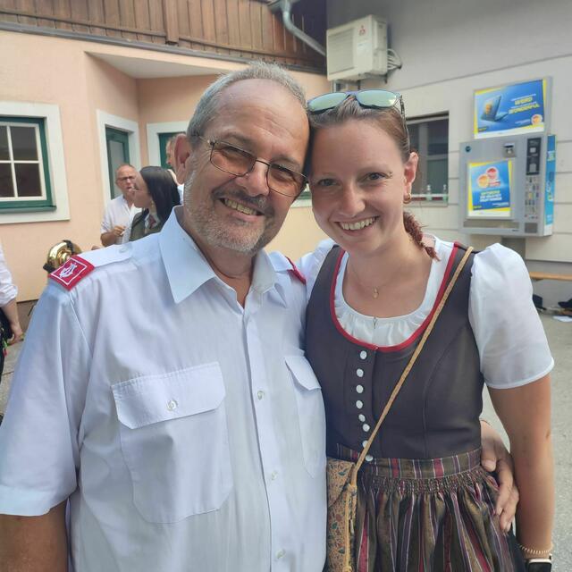 Die junge Kapellmeisterin Johanna Nachbagauer mit ihrem Onkel Peter Brandstätter. | Foto: Kapelle Großreifling/Nachbagauer