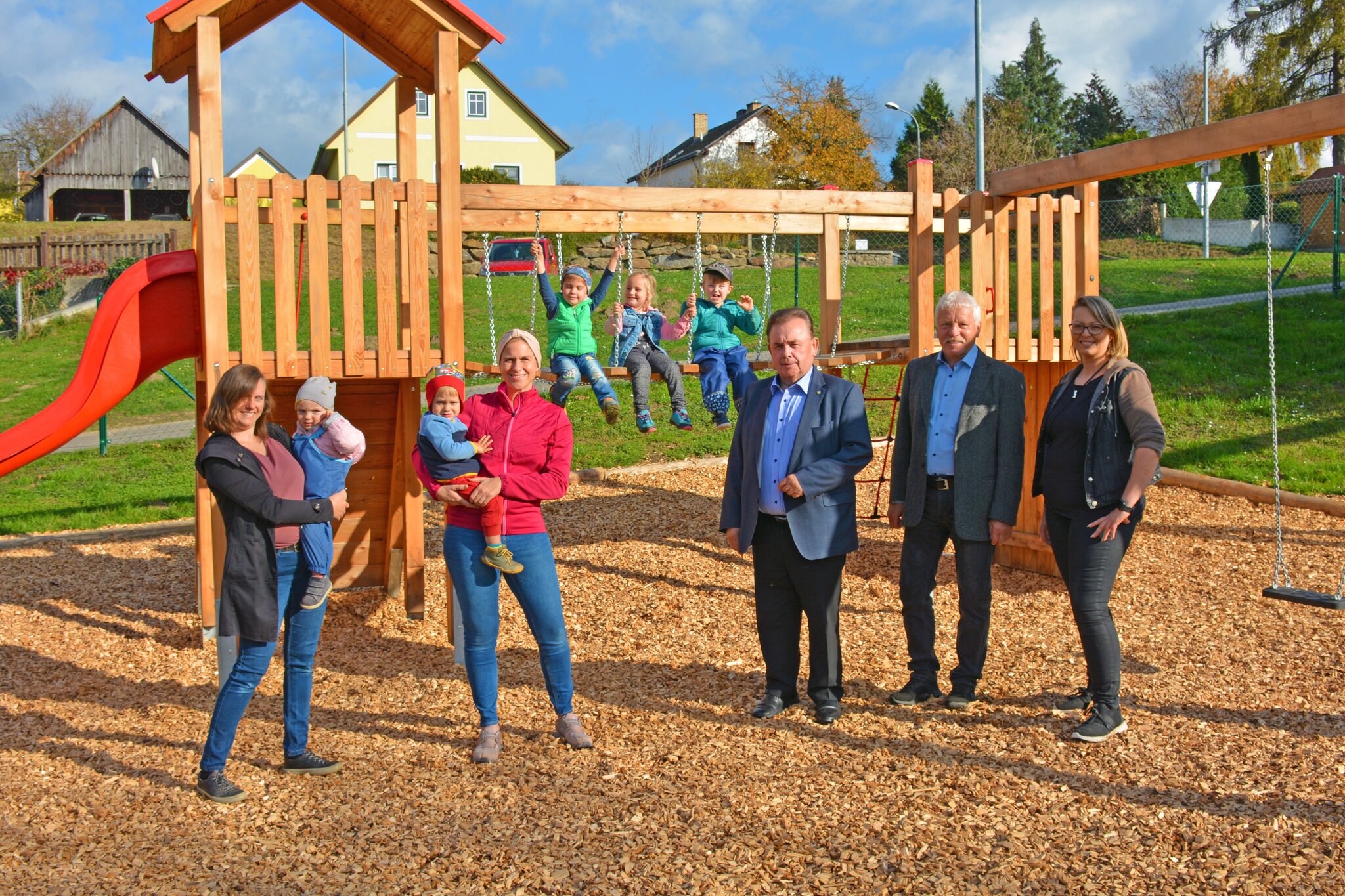 Neue Ger te Spielpl tze Waldrandsiedlung Und Rudmanns Modernisiert neue-ger-te-spielpl-tze-waldrandsiedlung-und-rudmanns-modernisiert