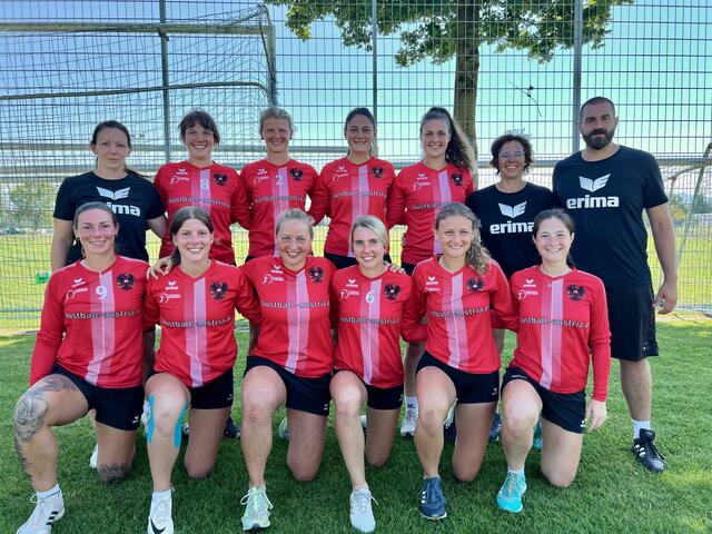 Das Nationalteam der Frauen von Faustball Austria für dieWeltmeisterschaft in Montecarlo (Argentinien). | Foto: Faustball Austria