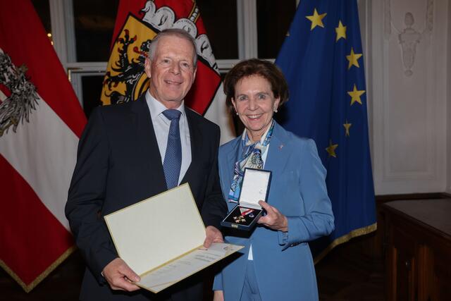 Landtagspräsidentin Brigitta Pallauf mit Reinhard Stifter aus St. Johann im Pongau | Foto: Land Salzburg / Franz Neumayr