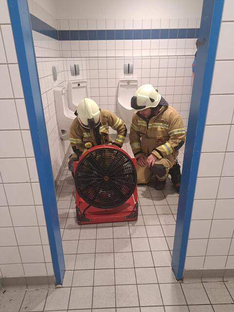 Aufgrund der starken Verrauchung mussten die Bereiche belüftet werden. | Foto: Freiwillige Feuerwehr Bischofshofen