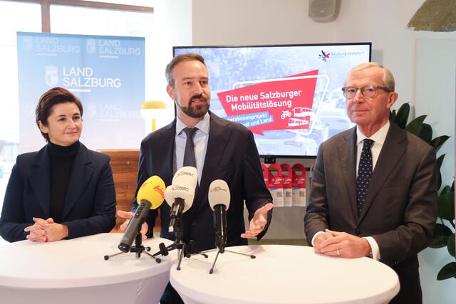 „Wir haben alles Recht zu behaupten, dass wir immer sorgfältig in Infrastruktur investiert haben. Denken wir über Generationengrenzen hinweg, packen wir unseren Mut zusammen und stimmen wir am Sonntag dafür“, so der zuständige Landeshauptmann-Stellvertreter Stefan Schnöll. | Foto: Land Salzburg / Franz Neumayr