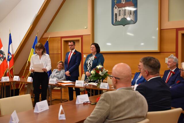 Angelobung durch Bezirkshauptfrau Verena Sonnleitner. | Foto: Preineder