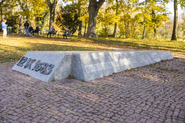 Zu Ehren des polnischen Königs Jan III. Sobieski soll am Kahlenberg ein Denkmal errichtet werden. Einen Sockel gibt's bereits – mehr wird es auch nicht geben.  | Foto: Stadt Wien/Bubu Dujmic
