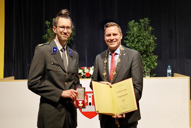 Martin Stiller mit dem Bürgermeister | Foto: Stadtgemeinde Klosterneuburg/Lutz