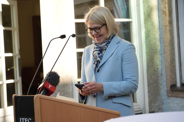 Meriel Schindler, Enkelin des ehemaligen Besitzers Hugo Schindler (britische Anwältin und Schriftstellerin). | Foto: Julia Perktold